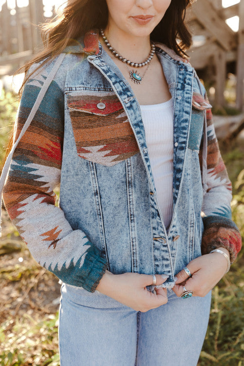 ⭐️ NEW Multicolor Aztec Print Frayed Hem Denim Jacke