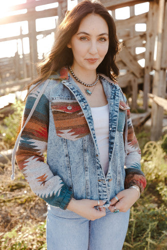 ⭐️ NEW Multicolor Aztec Print Frayed Hem Denim Jacke