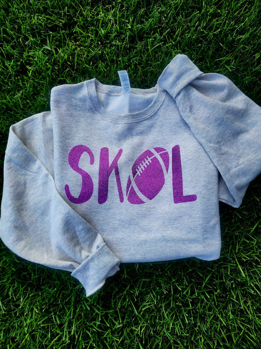 🚨𝐒𝐩𝐞𝐜𝐢𝐚𝐥 𝐫𝐞𝐥𝐞𝐚𝐬𝐞 🚨 light grey purple skol crewneck (orders close Wednesday 10/2)