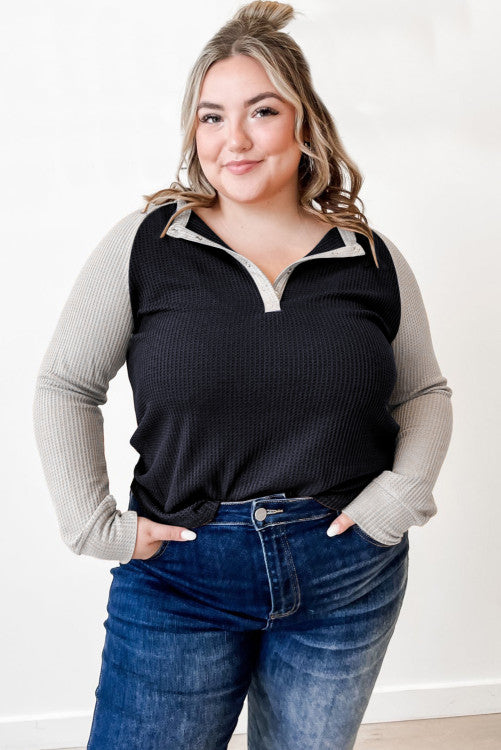 Black Color Contrast Waffle Knit Buttoned Plus Size Top